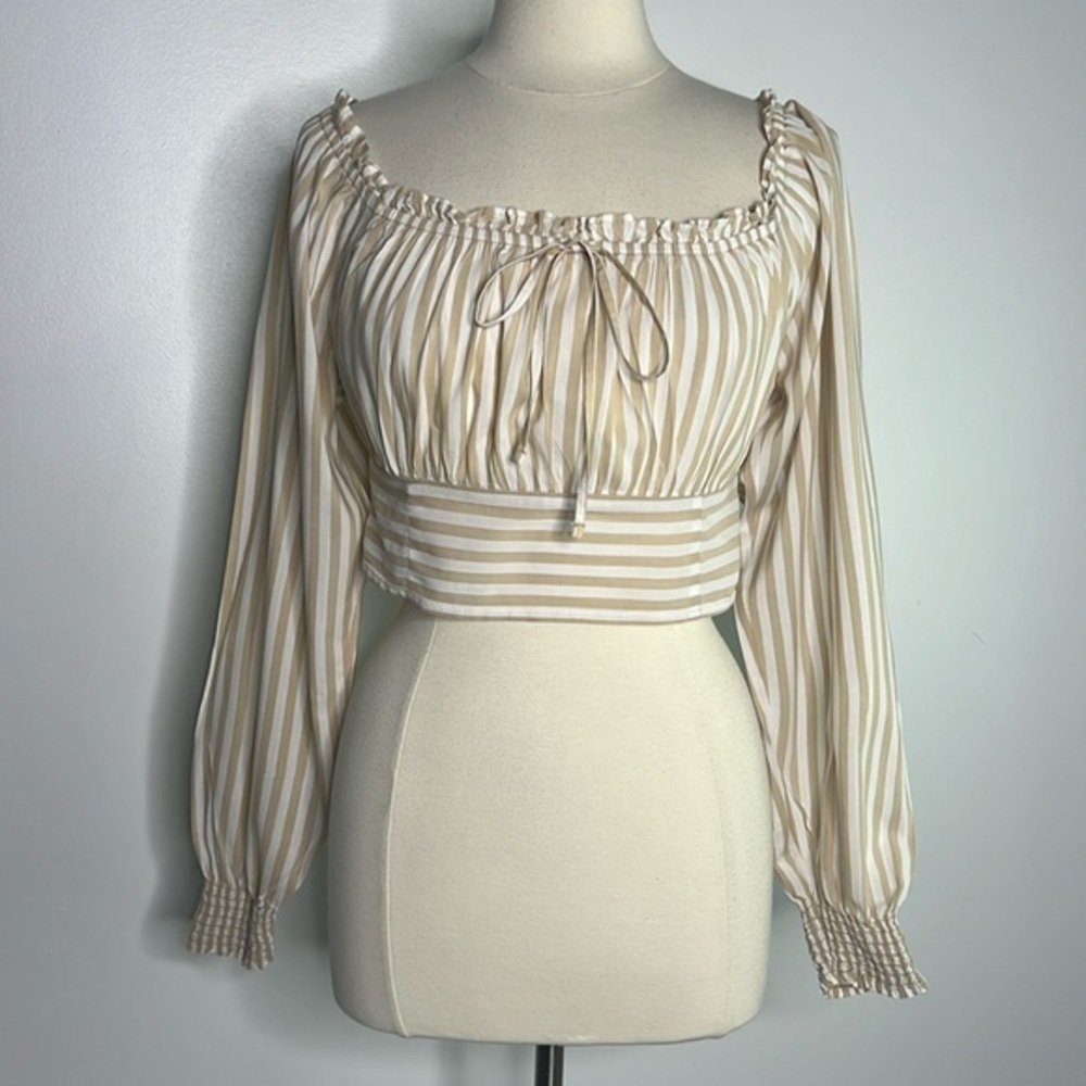 Aerie tan & white cropped long sleeve on or off the shoulder top size medium